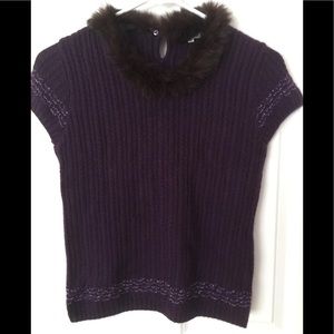 Barney’s knit top w removable fur collar